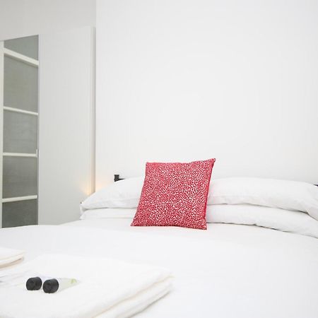 Barton Beachside - Stylish Studio Apartment, Double & Single - Central Beach & Promenade Location - Over 21'S, Family Friendly Only, Id Required Blackpool Exteriör bild