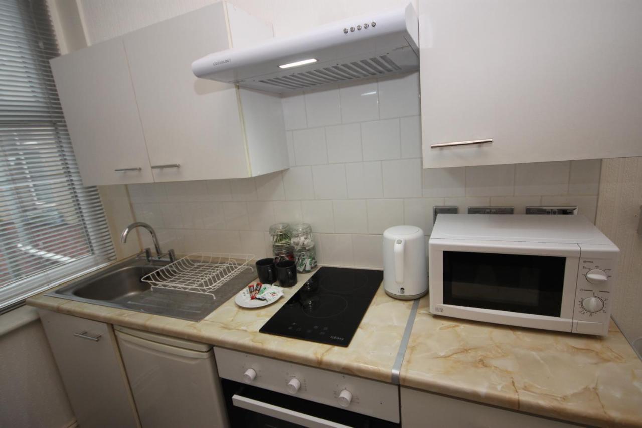 Barton Beachside - Stylish Studio Apartment, Double & Single - Central Beach & Promenade Location - Over 21'S, Family Friendly Only, Id Required Blackpool Exteriör bild