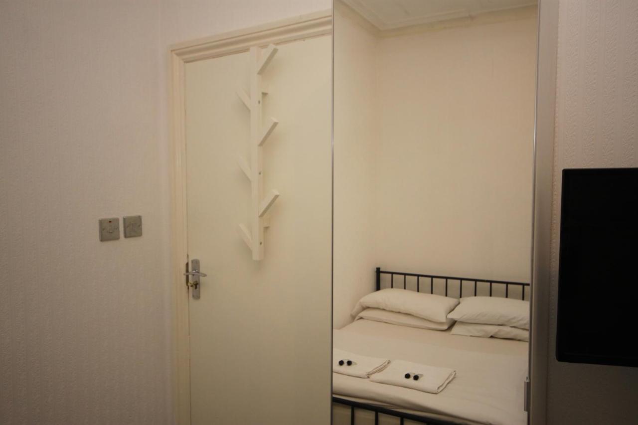 Barton Beachside - Stylish Studio Apartment, Double & Single - Central Beach & Promenade Location - Over 21'S, Family Friendly Only, Id Required Blackpool Exteriör bild