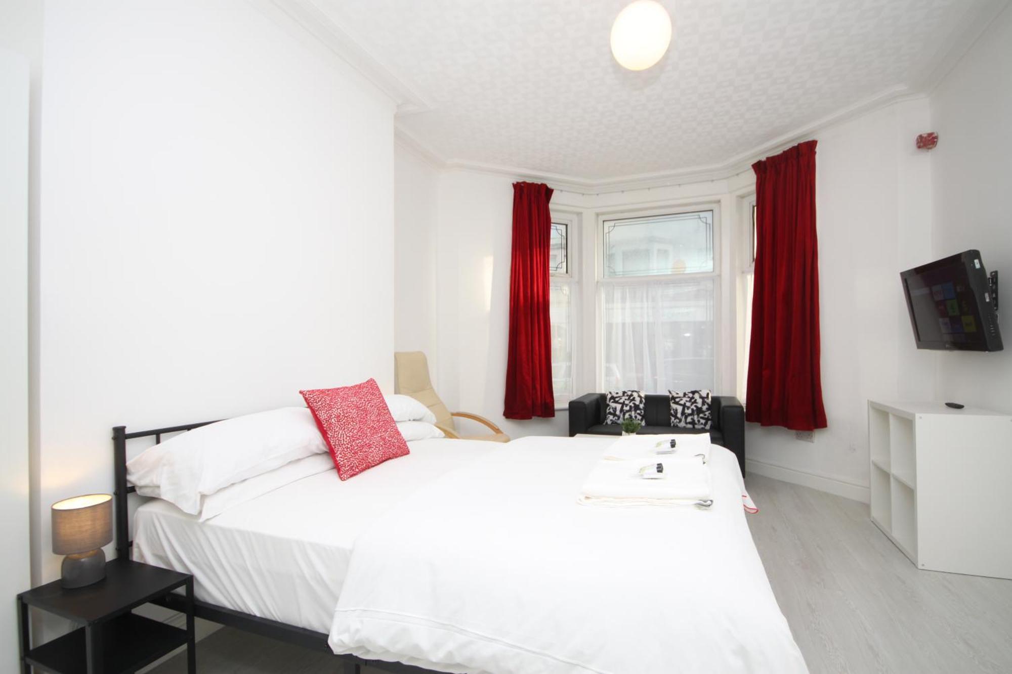 Barton Beachside - Stylish Studio Apartment, Double & Single - Central Beach & Promenade Location - Over 21'S, Family Friendly Only, Id Required Blackpool Exteriör bild