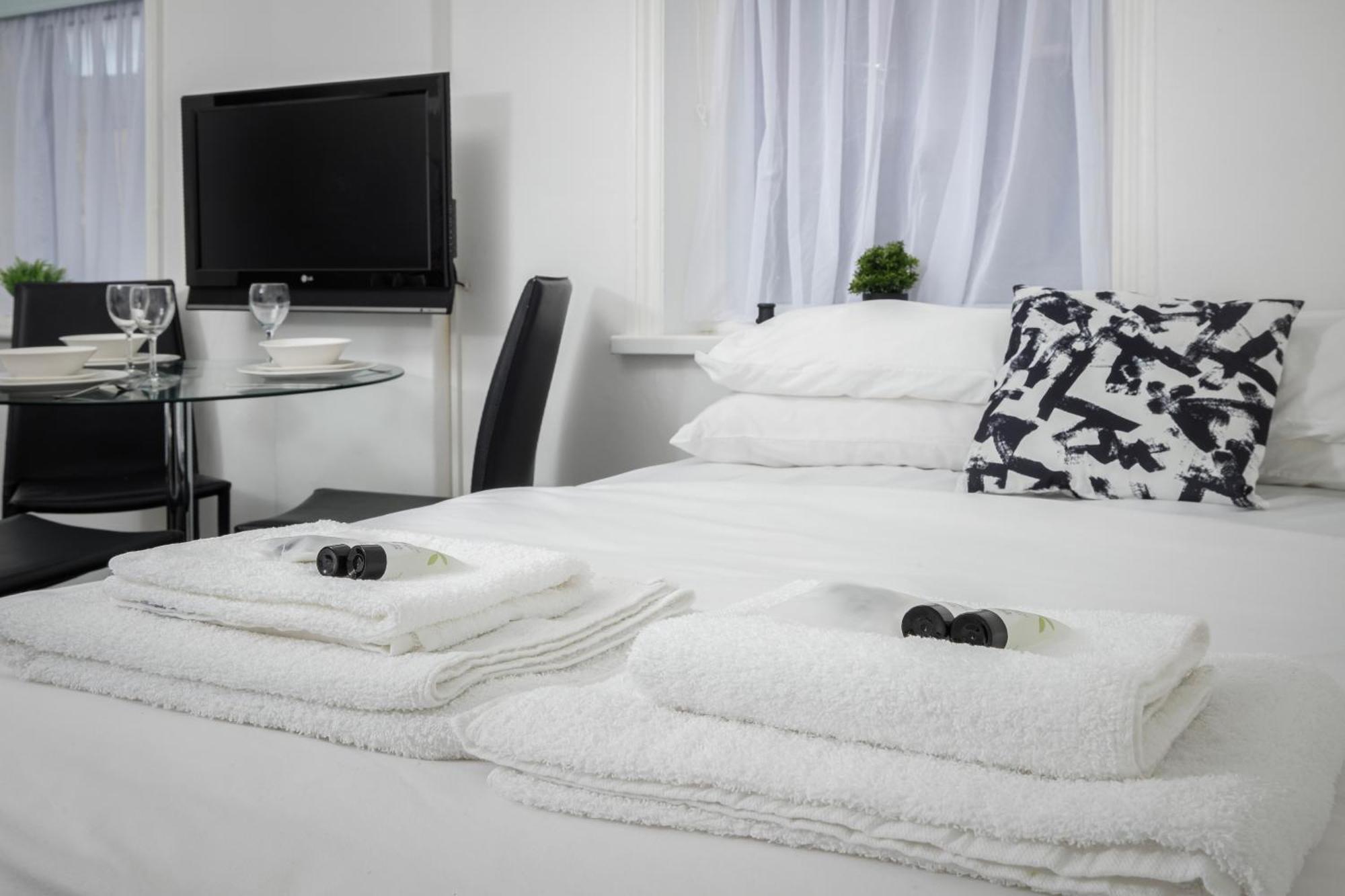 Barton Beachside - Stylish Studio Apartment, Double & Single - Central Beach & Promenade Location - Over 21'S, Family Friendly Only, Id Required Blackpool Exteriör bild