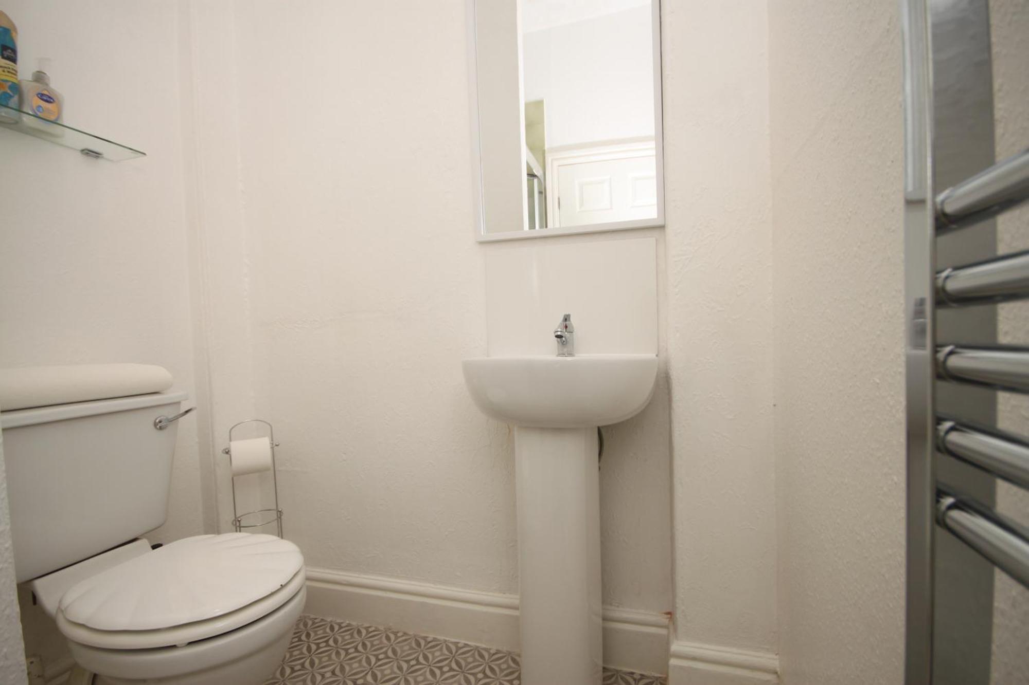 Barton Beachside - Stylish Studio Apartment, Double & Single - Central Beach & Promenade Location - Over 21'S, Family Friendly Only, Id Required Blackpool Rum bild