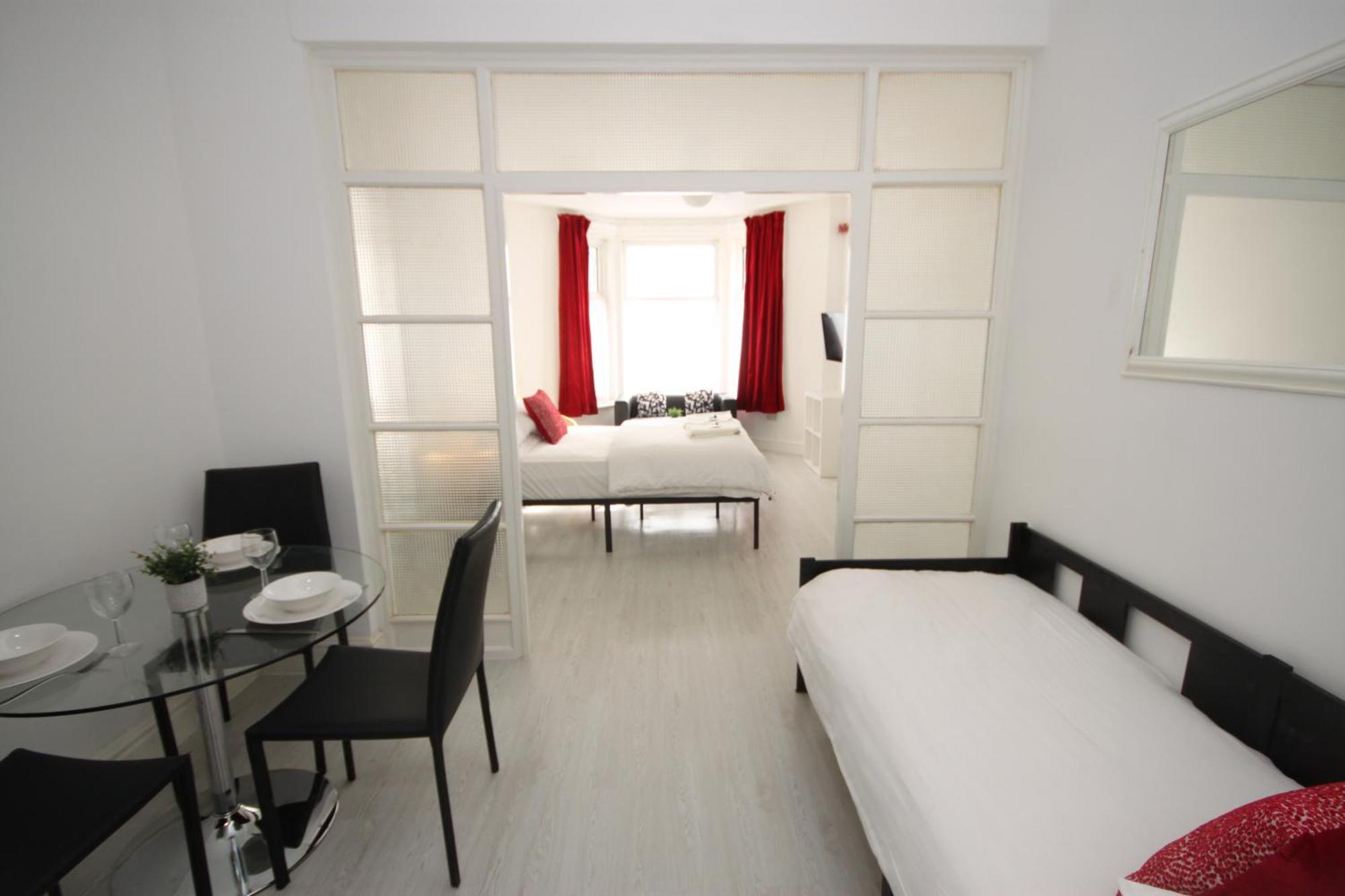 Barton Beachside - Stylish Studio Apartment, Double & Single - Central Beach & Promenade Location - Over 21'S, Family Friendly Only, Id Required Blackpool Exteriör bild