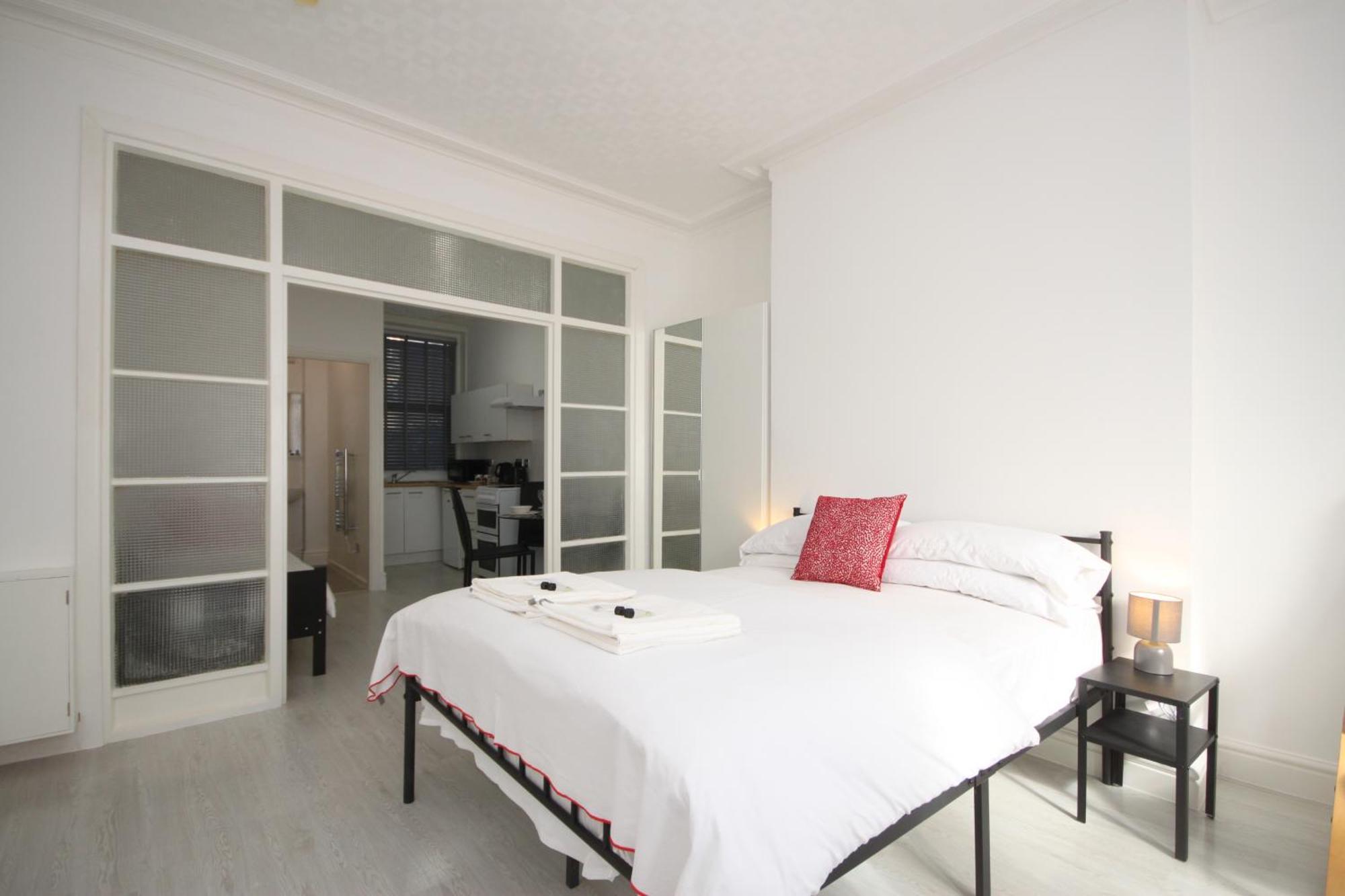 Barton Beachside - Stylish Studio Apartment, Double & Single - Central Beach & Promenade Location - Over 21'S, Family Friendly Only, Id Required Blackpool Exteriör bild