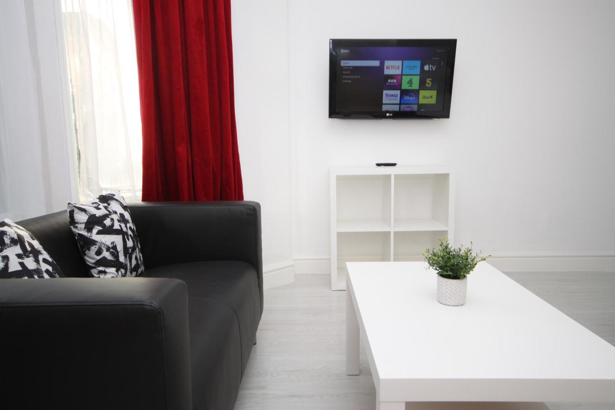 Barton Beachside - Stylish Studio Apartment, Double & Single - Central Beach & Promenade Location - Over 21'S, Family Friendly Only, Id Required Blackpool Rum bild
