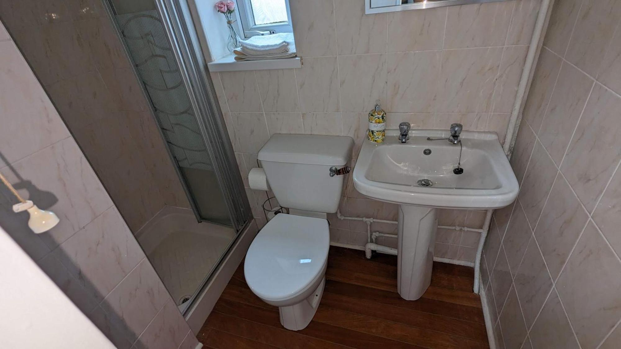 Barton Beachside - Stylish Studio Apartment, Double & Single - Central Beach & Promenade Location - Over 21'S, Family Friendly Only, Id Required Blackpool Exteriör bild