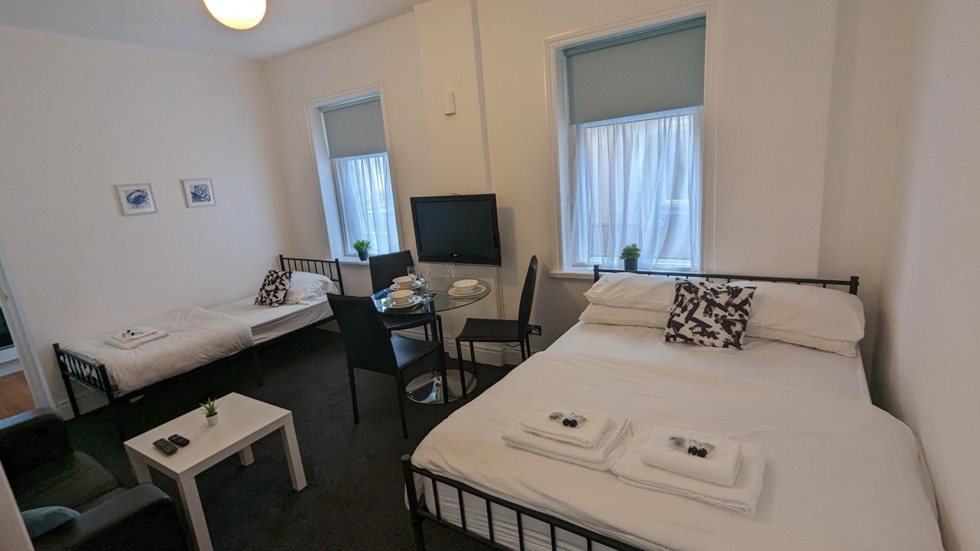 Barton Beachside - Stylish Studio Apartment, Double & Single - Central Beach & Promenade Location - Over 21'S, Family Friendly Only, Id Required Blackpool Exteriör bild